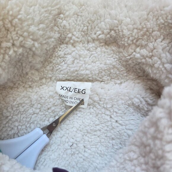 Vest - Picture 5 of 10